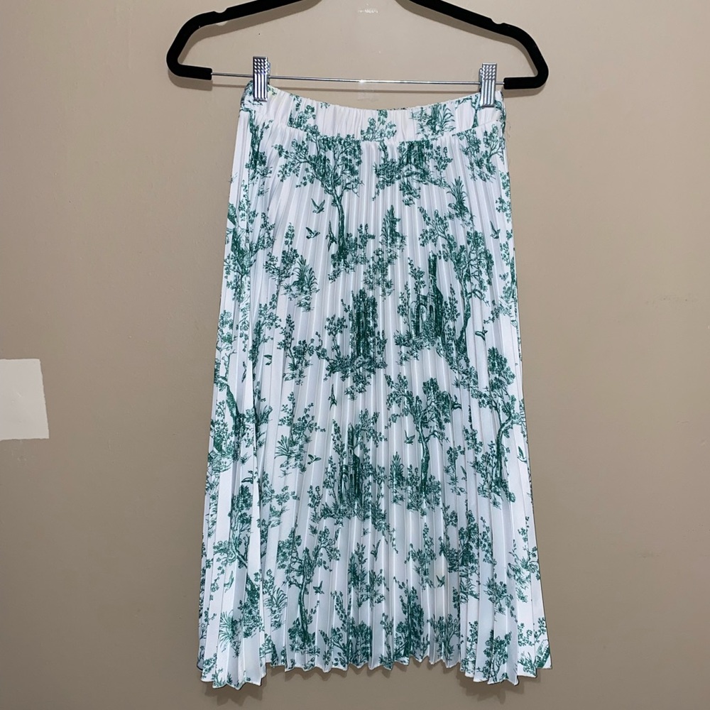 H&M Pleated Skirt